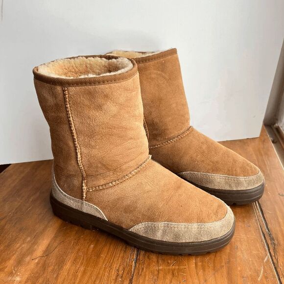 UGG Australia Ultra Short Chestnut Suede Sheepskin Boots - SZ 8 - Picture 1 of 10